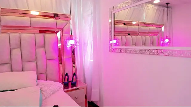 Katalina_Evans's cam snapshot