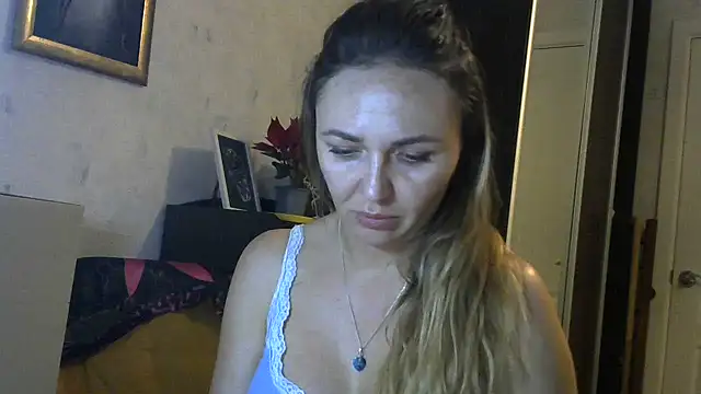 AngelinaLove28's cam snapshot