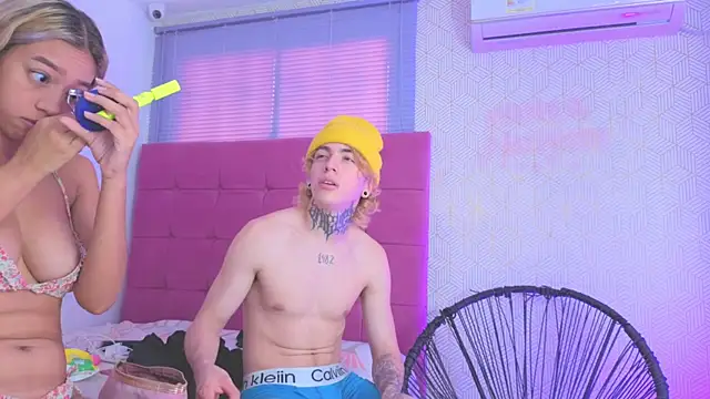 lily_and_wan's cam snapshot