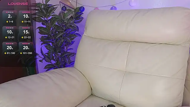 Enola_Holmes_'s cam snapshot