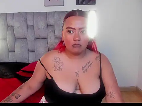 Yara_flamer0's cam snapshot