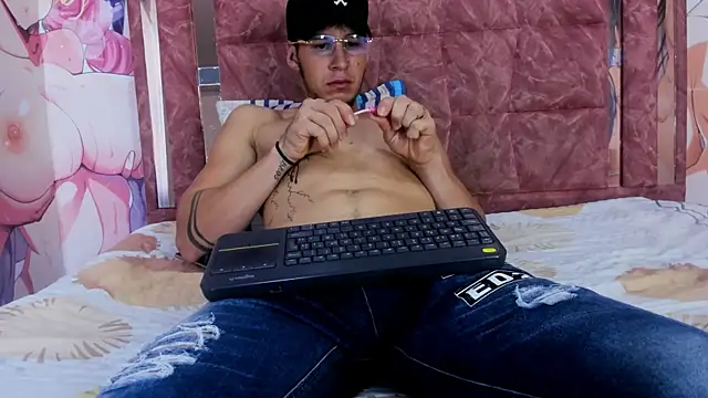 SteelAdonis_'s cam snapshot