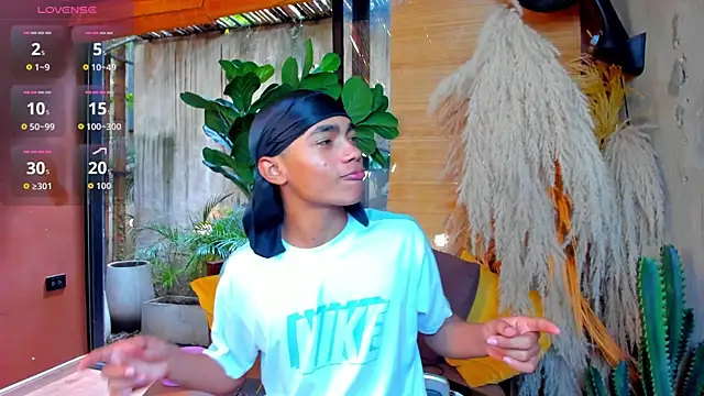 AlanCutee's cam snapshot