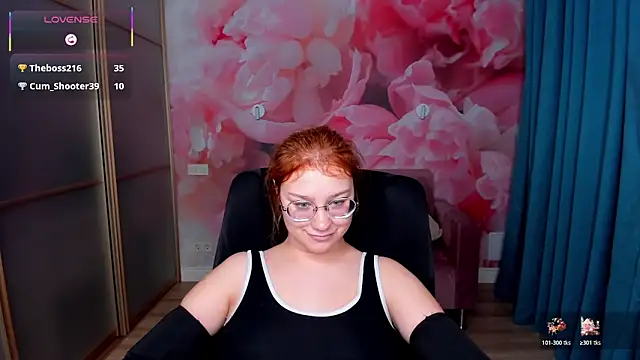 AngelinaLow's cam snapshot