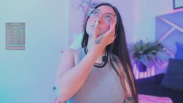 lucy_neil's cam snapshot