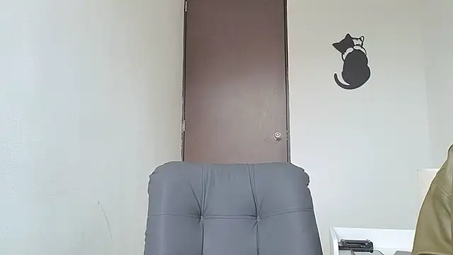 Saturno_v live sex cam