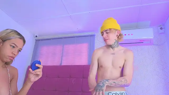 lily_and_wan's cam snapshot