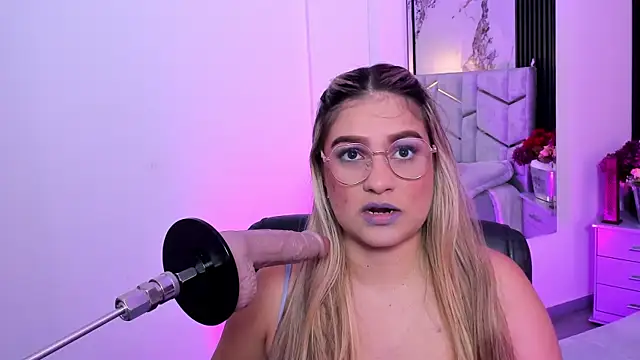 Liahfontaine's cam snapshot