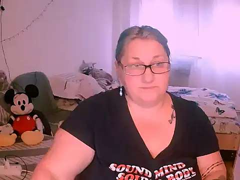 BlondyBigBoobs's cam snapshot