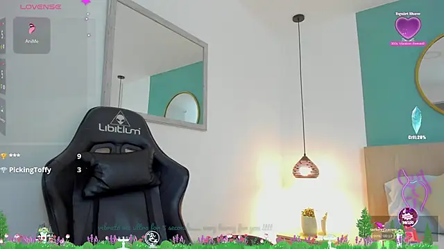 lucy_blue28's cam snapshot