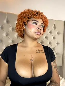 Eloisa_cleavage_'s cam snapshot