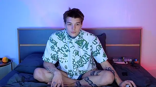 DENIS_HERE's cam snapshot