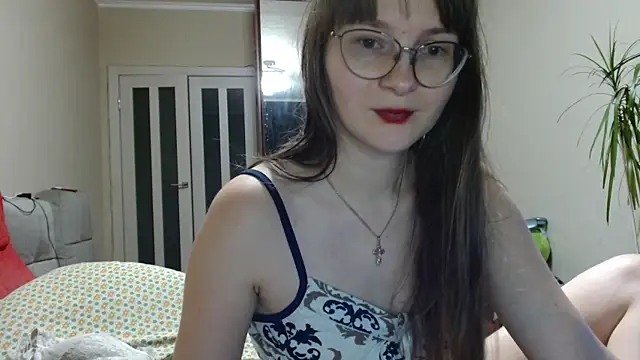 KiraGoldens live sex cam