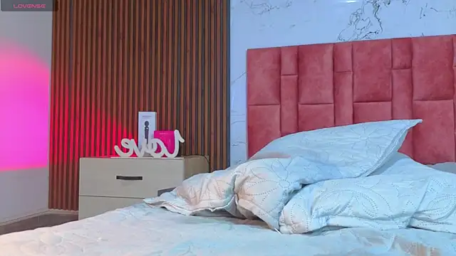 anna_beneet's cam snapshot