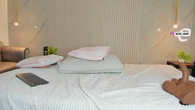 nathassa_grant's cam snapshot