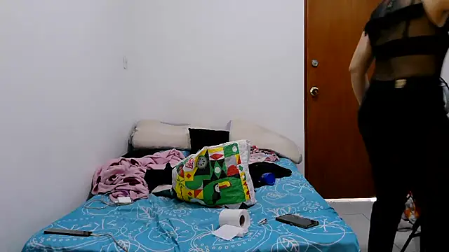 luxandracon23's cam snapshot