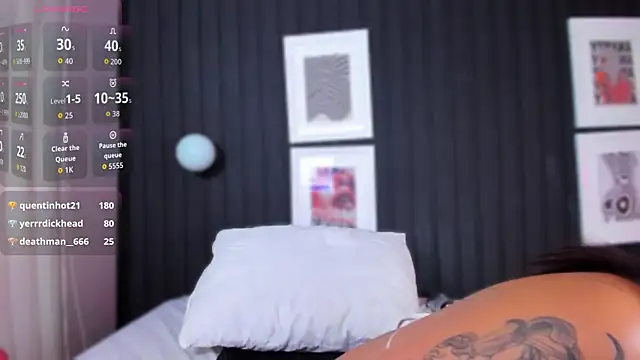 Manelyk_evanss_'s cam snapshot