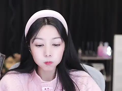 Nuyoah-77 live sex cam