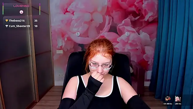 AngelinaLow's cam snapshot