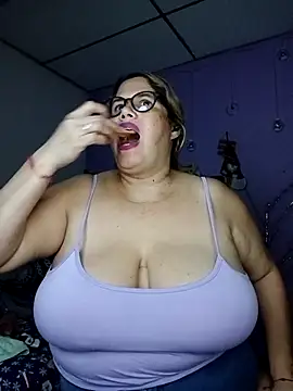 EllisW8's cam snapshot