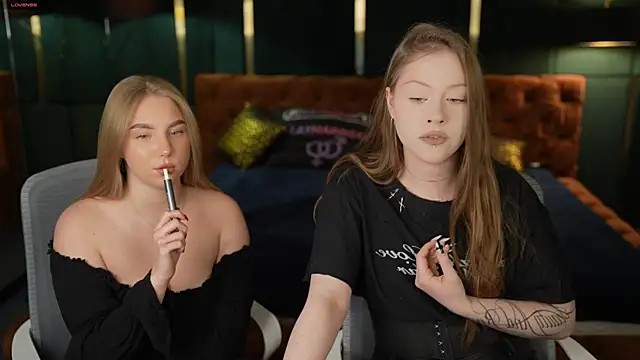 Esmie_Smile live sex cam