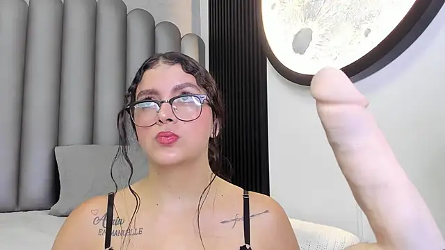 sarah_cleir's cam snapshot