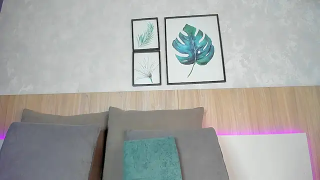 mia_gate's cam snapshot