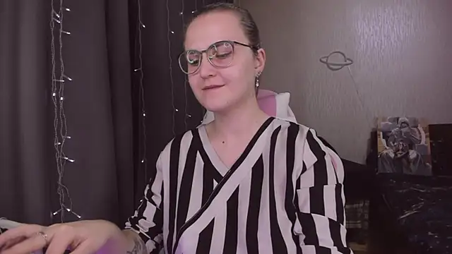 MissBrightShine's cam snapshot