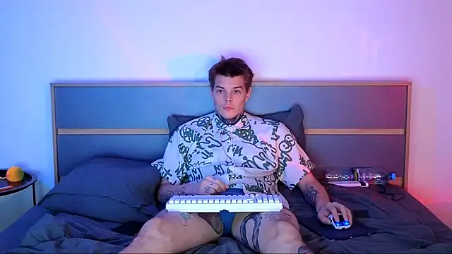 DENIS_HERE's cam snapshot