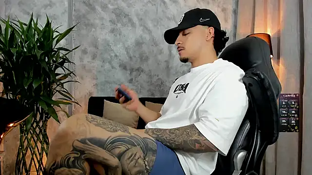 boyc022_'s cam snapshot