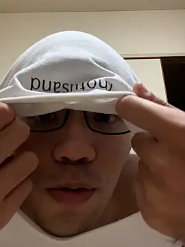 ryusei18570 live sex cam