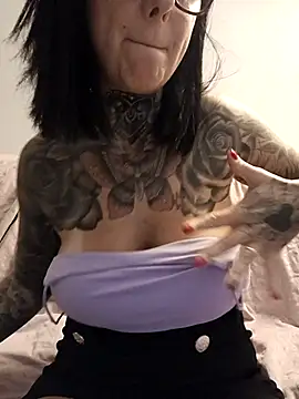 Your_DirtyDoll live sex cam