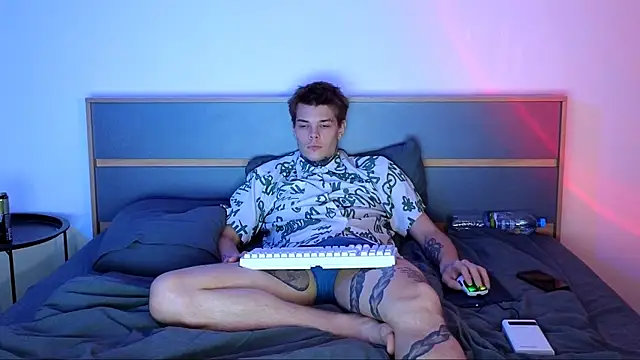 DENIS_HERE's cam snapshot