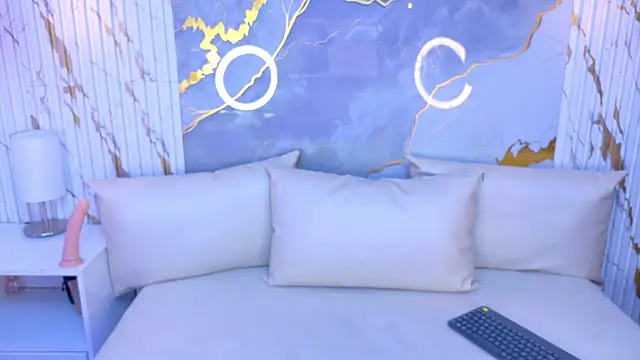 NIKIBUNNY's cam snapshot