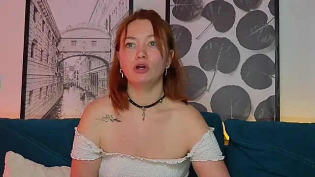 PaigeHalliwell_'s cam snapshot