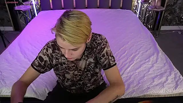 RoxyFlamee's cam snapshot