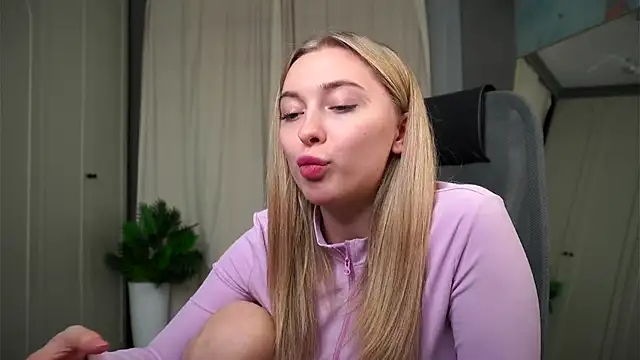 christie_luv's cam snapshot