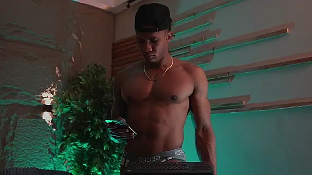 Logan_Varela's cam snapshot