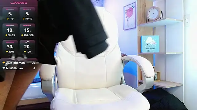 aroon_12's cam snapshot