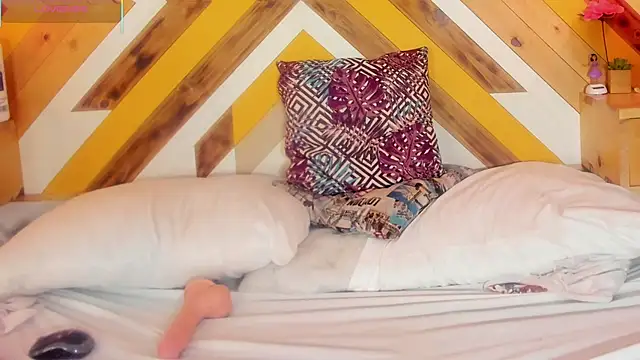 SoleneFontaine's cam snapshot