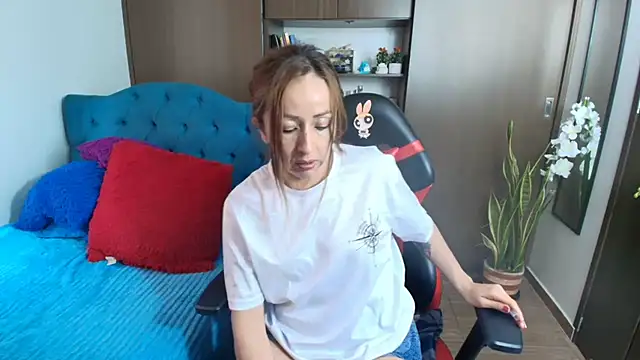 valeria_teiku's cam snapshot