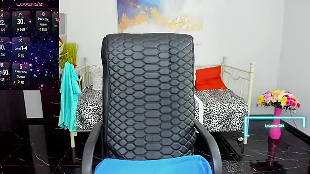 Julia_Dean's cam snapshot