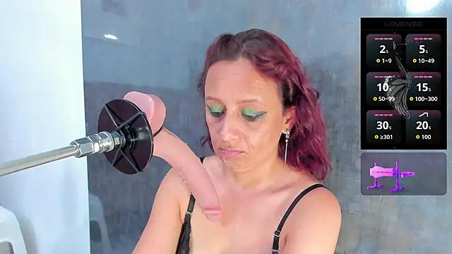 Issys_milf's cam snapshot