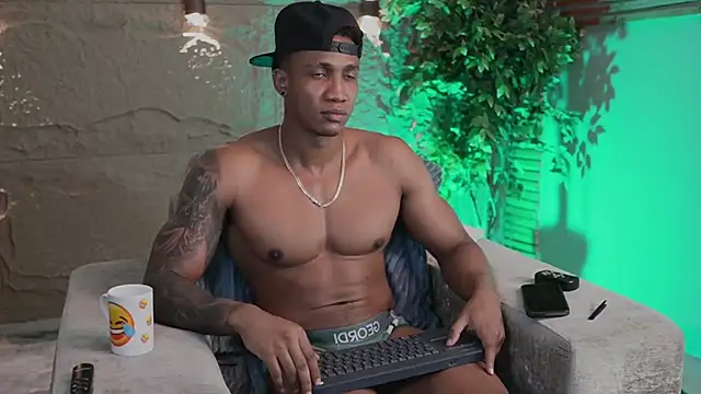 Logan_Varela's cam snapshot