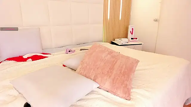 Elody_rousse's cam snapshot