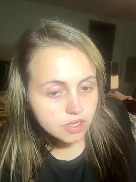 JuicyExxxperience's cam snapshot