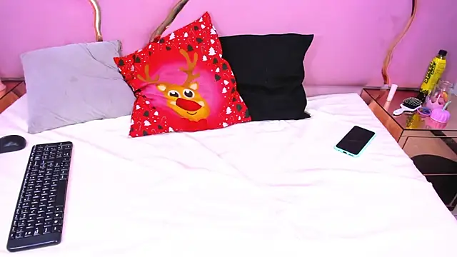 Aisha_Leenss's cam snapshot