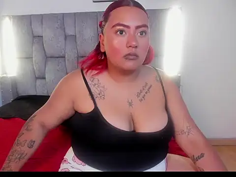 Yara_flamer0's cam snapshot