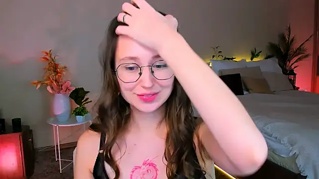 YourLovellyStory's cam snapshot