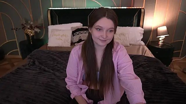 MagicPeachh_'s cam snapshot